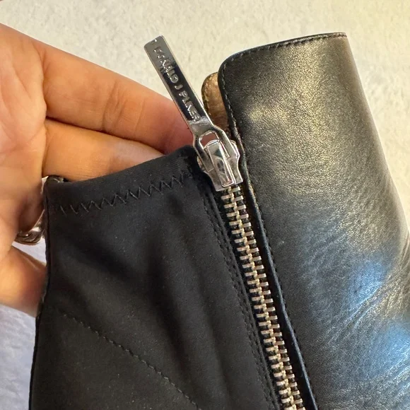 Size 9 Donald J Pliner Volt Snakeskin Embossed Cap Toe Bootie - Picture 4 of 12